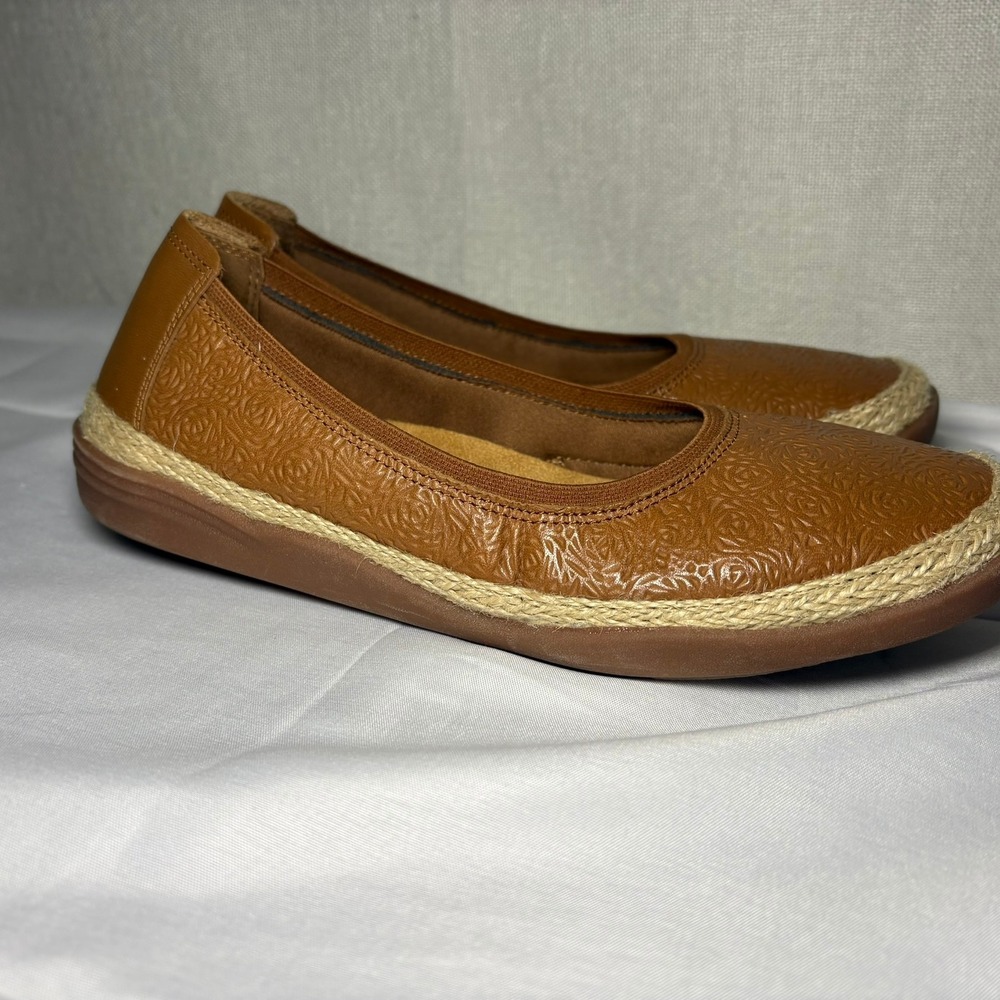 Clarks Elaina Rae Tan Leather Ballet Flats Floral Embossed Espadrille Size 7 - Picture 9 of 11